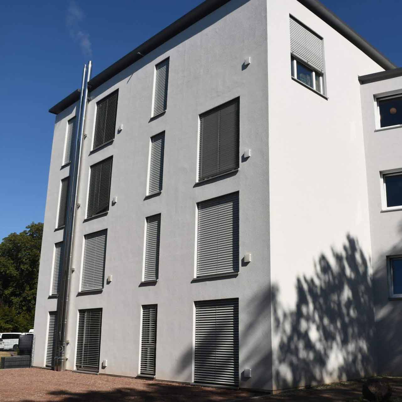 Ambientika Aussenabdeckung nach RAL lackiert